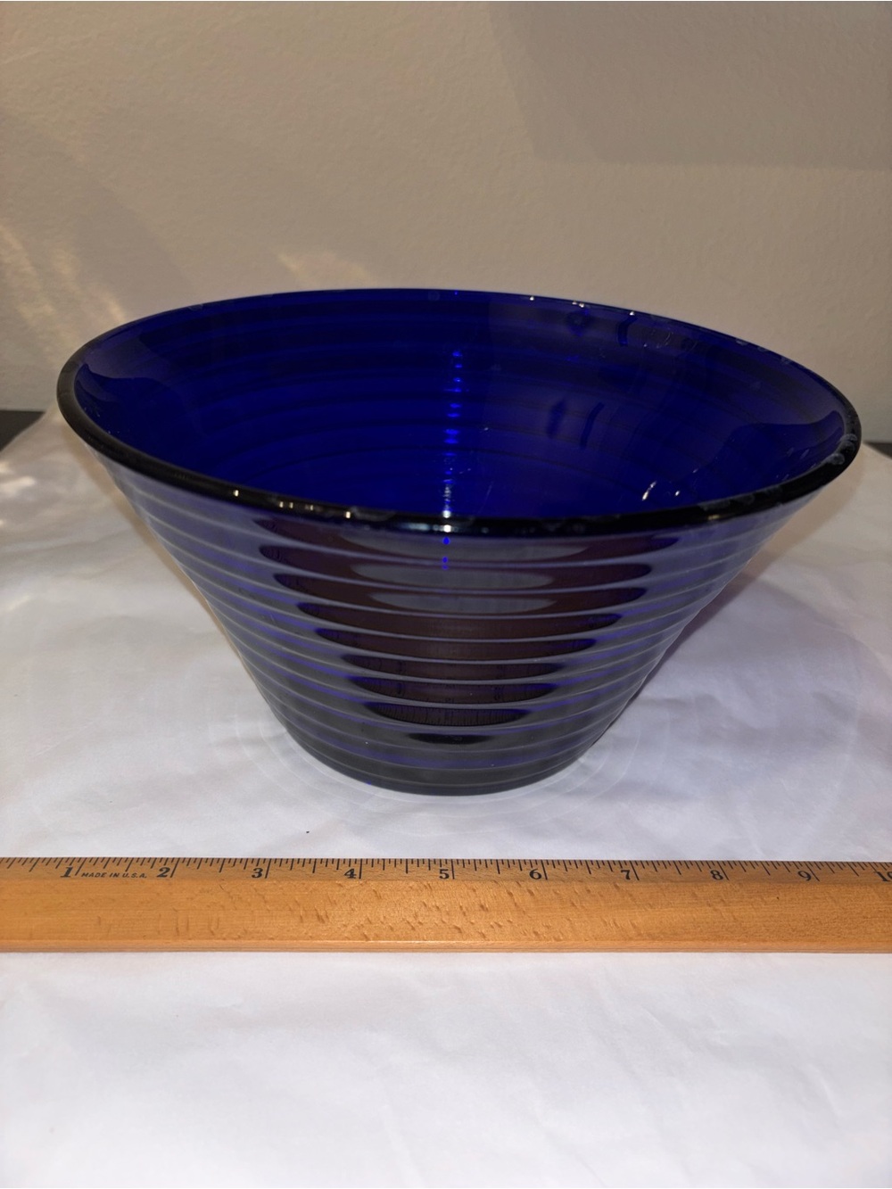 Holmegaard glass bowl, cobalt blue bowl, 1930s Jacob E. Bang Danish design(AI)